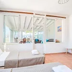 Sandy Complex - Poolside & Seaside 4*