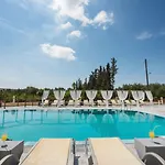 Sandy Complex - Poolside & Seaside Апарт-отель Кавос