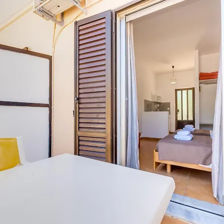 Sandy Complex - Poolside & Seaside Apartmanhotel Kávosz