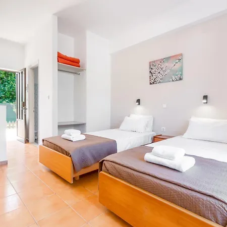 Sandy Complex - Poolside & Seaside Apartmanhotel Kávosz