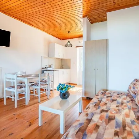 Sandy Complex - Poolside & Seaside Apartmanhotel