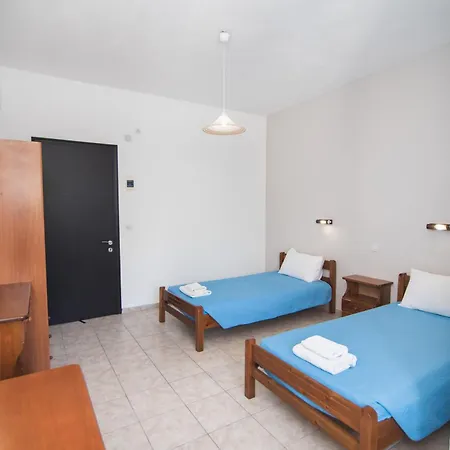 Sandy Complex - Poolside & Seaside 4*