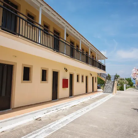 Sandy Complex - Poolside & Seaside 4* Kávosz