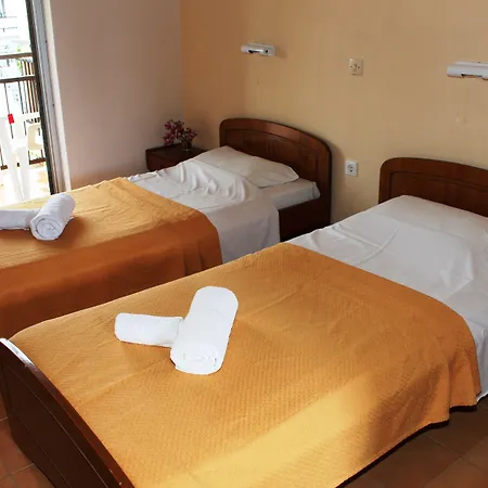 Sandy Complex - Poolside & Seaside Apartmanhotel