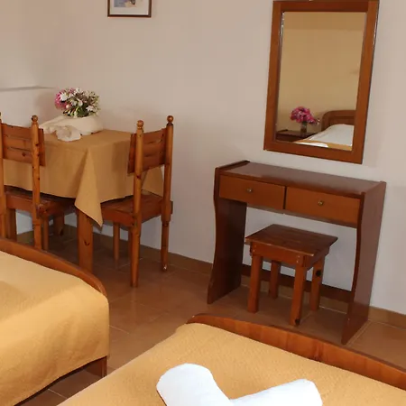 Apartmanhotel Sandy Complex - Poolside & Seaside