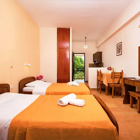 Apartmanhotel Sandy Complex - Poolside & Seaside