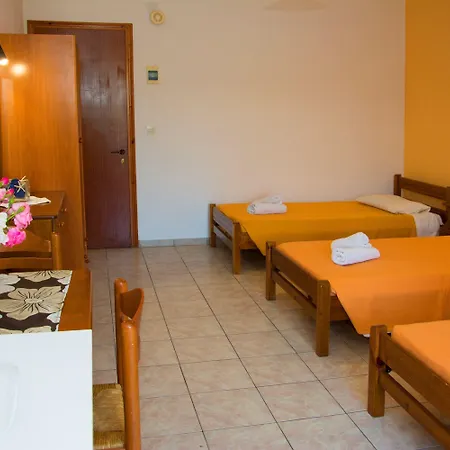 Sandy Complex - Poolside & Seaside Apartmanhotel Kávosz