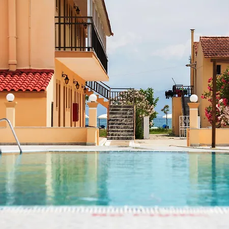 Sandy Complex - Poolside & Seaside