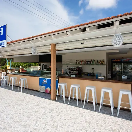 Sandy Complex - Poolside & Seaside 4* Kávosz