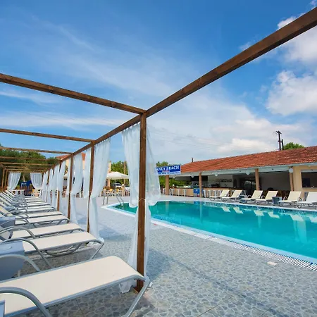 Sandy Complex - Poolside & Seaside 4*