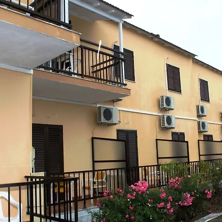 Sandy Complex - Poolside & Seaside Kávosz