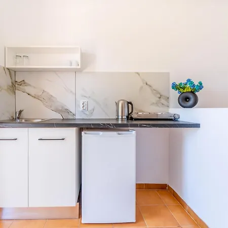 Lägenhetshotell Sandy Complex - Poolside & Seaside