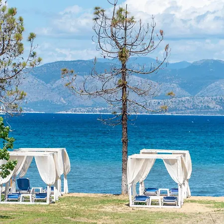 Sandy Complex - Poolside & Seaside 4*