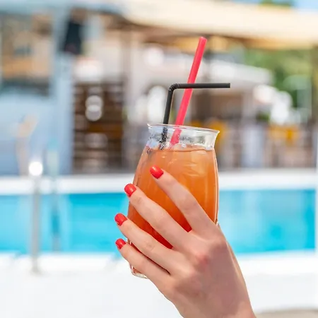 Sandy Complex - Poolside & Seaside 4* Kávos