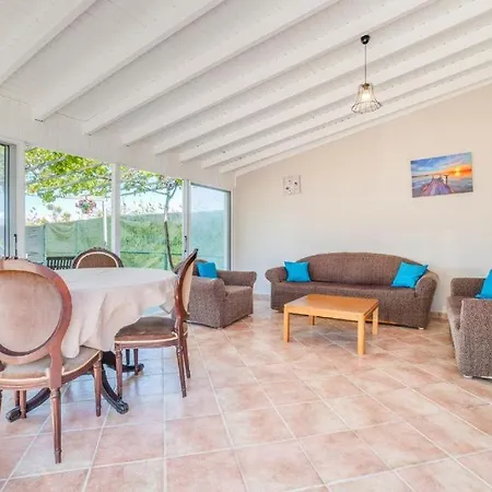 Sandy Complex - Poolside & Seaside