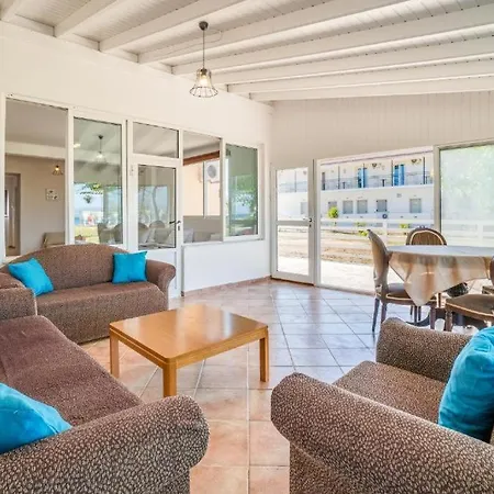 Sandy Complex - Poolside & Seaside Lägenhetshotell 4*