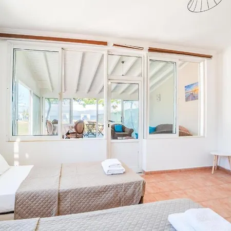Sandy Complex By Konnect - Poolside & Seaside 2*