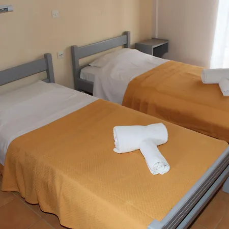 Sandy Complex - Poolside & Seaside 4*