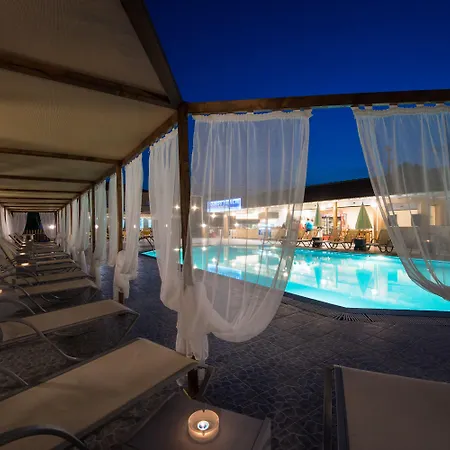 Sandy Complex - Poolside & Seaside 4* Kávos