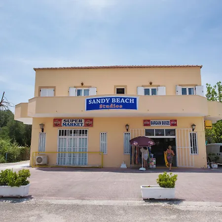 מלון דירות Sandy Complex - Poolside & Seaside 4*