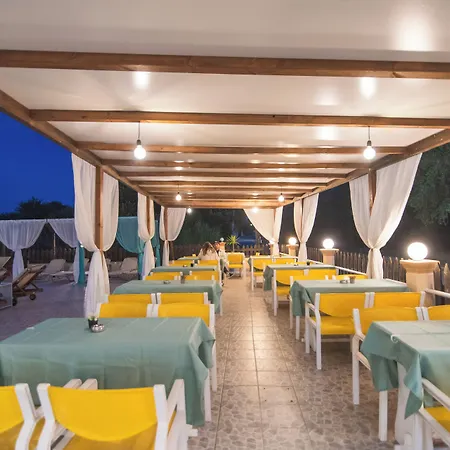 Lägenhetshotell Sandy Complex - Poolside & Seaside