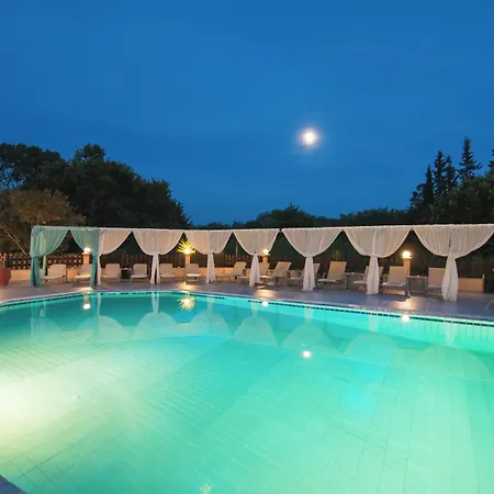 Sandy Complex - Poolside & Seaside 4*