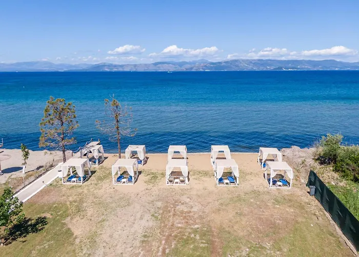 Sandy Complex - Poolside & Seaside 4*