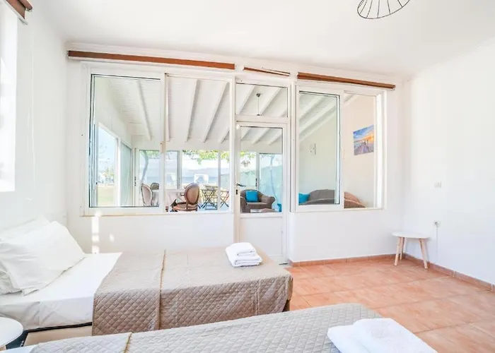 Sandy Complex - Poolside & Seaside 4*
