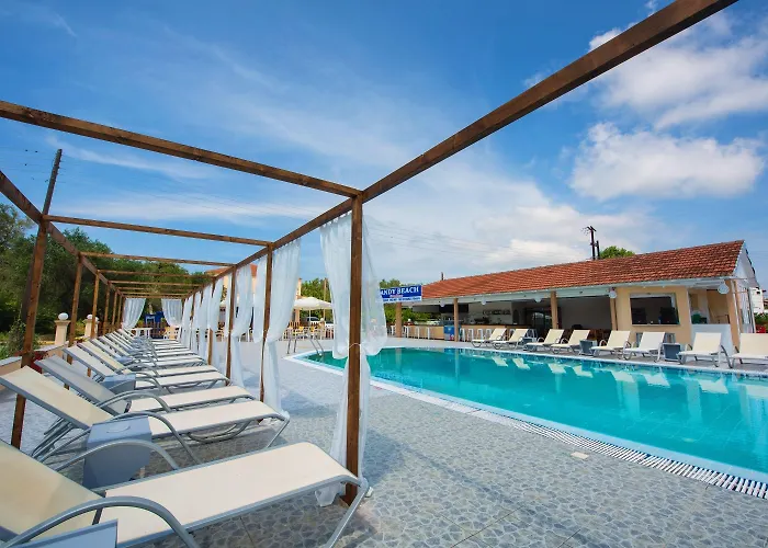 Sandy Complex - Poolside & Seaside 4*