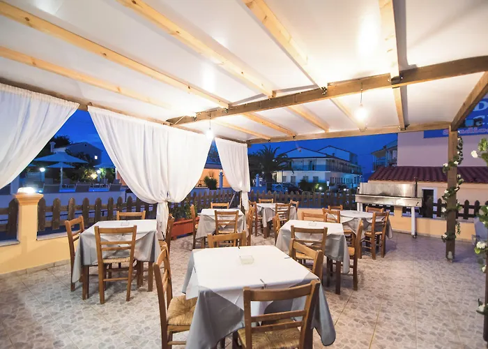 公寓式酒店 Sandy Complex - Poolside & Seaside 4*