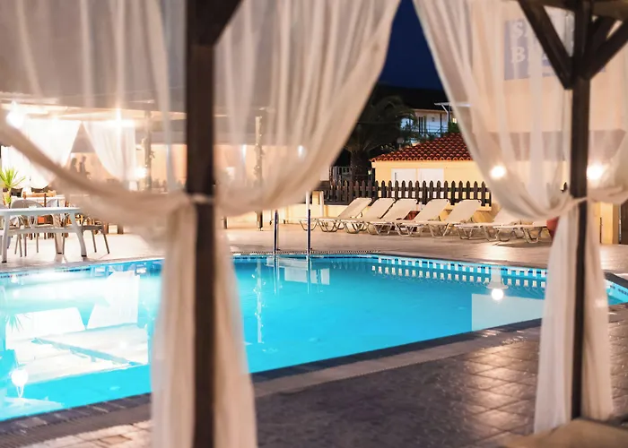 Sandy Complex - Poolside & Seaside Апарт-отель Кавос