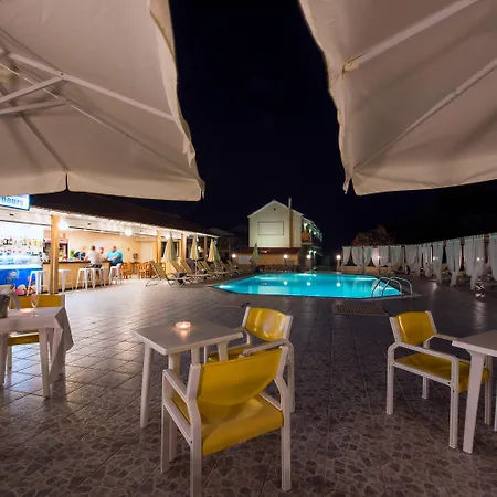 Sandy Complex - Poolside & Seaside 4* Kávos