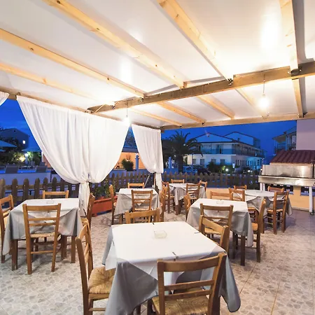 Lägenhetshotell Sandy Complex - Poolside & Seaside 4*